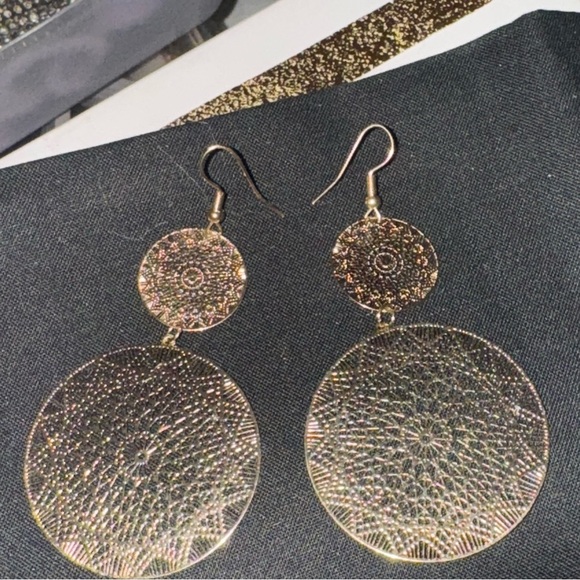 DOUBLE DREAMCATCHER DISC DROP EARRINGS GOLD TONE STUNNING - Picture 3 of 10